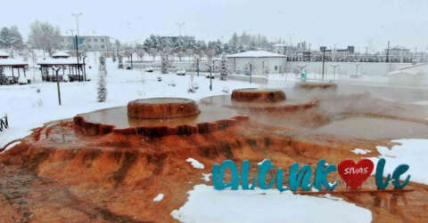 Atınkale Travertenleri kar manzarasıyla büyüledi