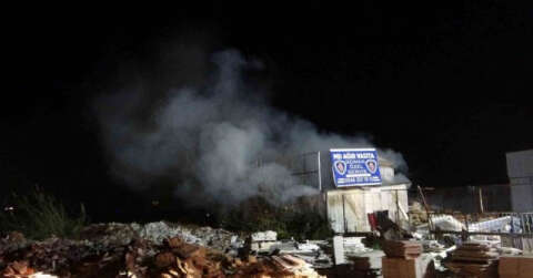 Babasını kaybettiği gün, atölyesi de küle döndü