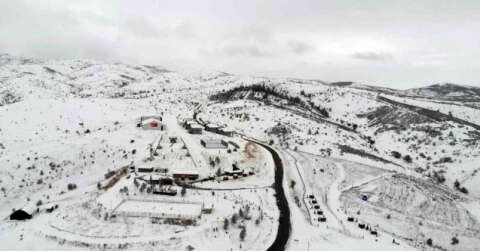 Karın keyfini Dinek Dağı’nda çıkardılar