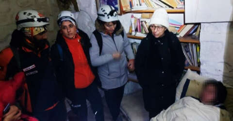 Kayıp genç alarma geçirdiği ekipler tarafından kilisede uyurken bulundu