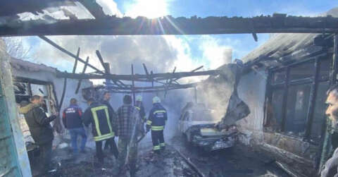 Konya’da garajda çıkan yangında otomobil kullanılamaz hale geldi