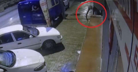 Tabancayı gizlerken önce güvenlik kameralarına sonra polise yakalandı