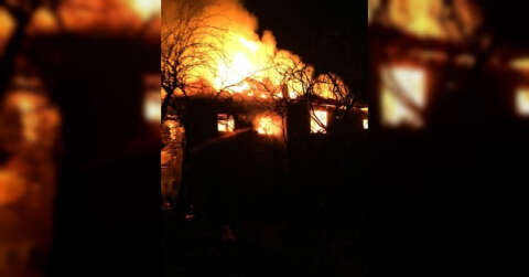 Alevlere teslim olan 2 ev kullanılmaz hale geldi