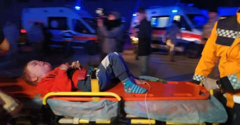 Depremde yaralanan 51 kişi askeri uçakla İstanbul’a getirildi