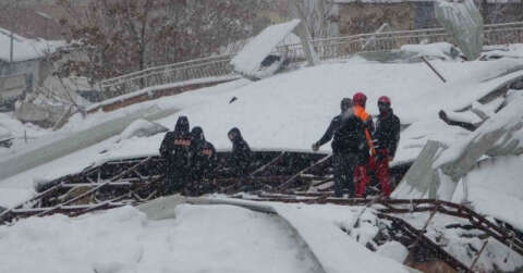 Malatya’da yoğun kar altında arama kurtarma çalışmaları sürüyor