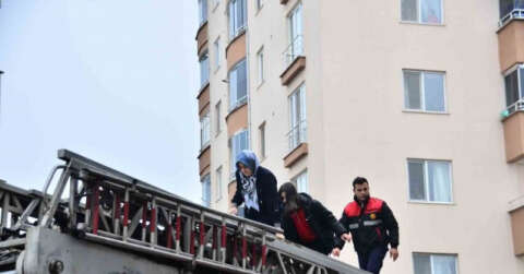 Samsun’da ev yangını: Mahsur kalan 8 kişi kurtarıldı