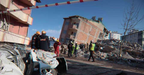 Depremin yıkıp geçtiği enkaz halindeki Elbistan havadan görüntülendi