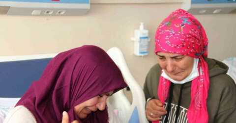 Anne, kendisi gibi depremzede bebeğine 20 gün sonra kavuştu