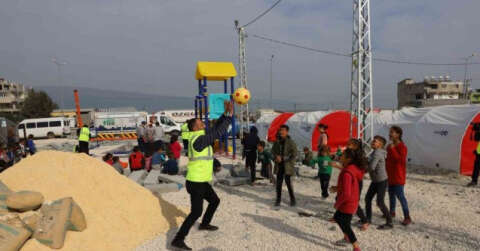 Bursa’da Büyükşehir’den depremzede çocuklara oyun parkı