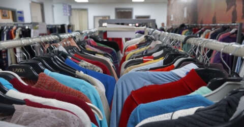 Keçiören Belediyesi depremzedelerin kıyafet taleplerini karşılıyor