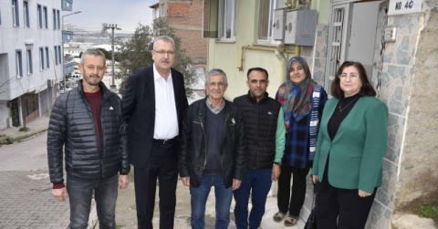 Başkan Özkan depremzede ailenin misafiri oldu