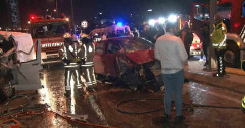 Bağcılar’da refüjü aşan ehliyetsiz sürücü facia yaşattı: 1 ölü, 2 yaralı
