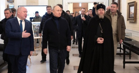 Putin'den ilhakın yıldönümünde Kırım'a ziyaret