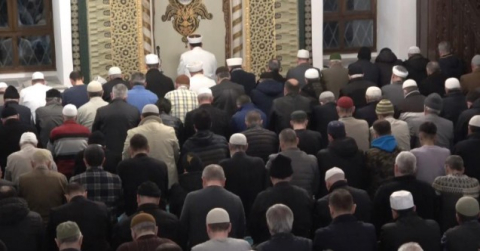Bursa’da Ramazan dualarla karşılandı, camiler doldu taştı