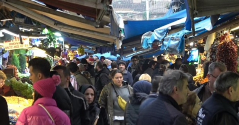 Bursa'da çarşı pazarda ramazan yoğunluğu
