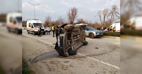 Bursa’da alkollü sürücü otomobiliyle takla attı: 5 yaralı