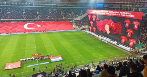 Bursa'da depremzedeler için koreografi