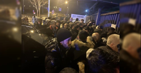 Milli futbolcu Yunus Mallı, Bursa'da kapıda kaldı