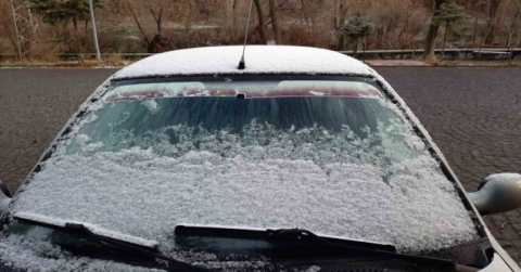 Kars’a Mart karı yağdı, şehir beyaza büründü