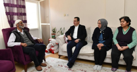 Mavi kapaklar depremzede vatandaşın umudu oldu