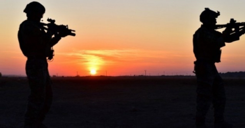 Hakkari'de 2 kadın PKK'lı teslim oldu