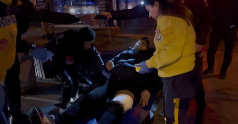 Bıçakla yaralanan şahsı devriye atan gece bekçileri buldu