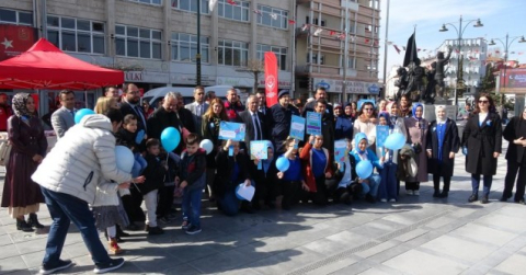 "Dünya Otizm Farkındalık Günü" etkinliklerinde çocuklar doyasıya eğlendi