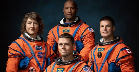 NASA, Artemis II’de görev alacak ekibi tanıttı