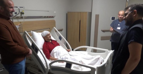 Bursa'da bilinci açık hastaya beyin tümörü ameliyatı...