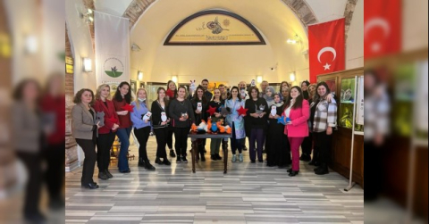 Polar oyuncaklar çocukların yüzünü gülümsetti