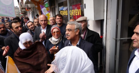 Vatandaştan HDP’li Mithat Sancar’a tepki: "Benim sorunum sizinle"