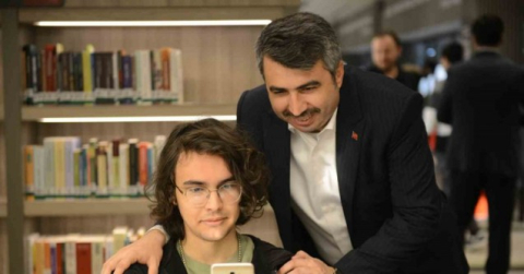 Bursa’da çevreci "7/24" uyumayan kütüphanede "sıfır plastik" bilinci