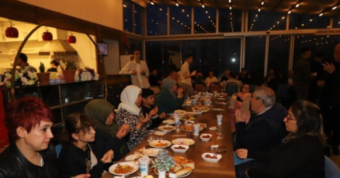 Kaymakamlıktan depremzedelere iftar