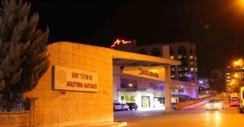 Siirt’te iki araç kafa kafaya çarpıştı: 3 yaralı