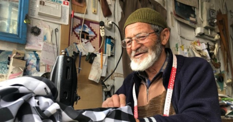 Annesinin isteğiyle başladı, 65 yıldır devam ediyor