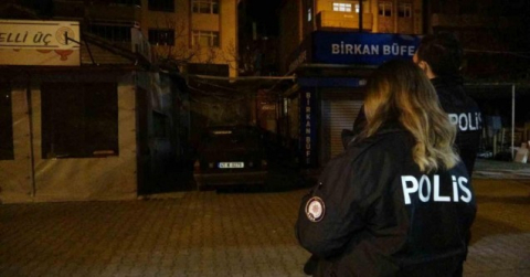 Otomobiline bindiği esnada bacağına kurşun isabet etti