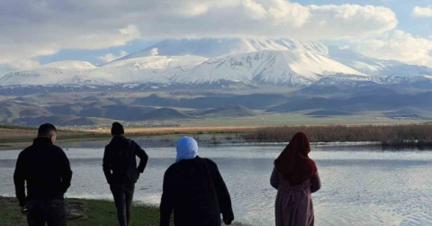 Süphan Dağı nisan ayında beyaza büründü