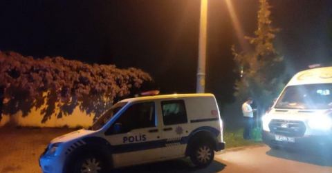 Telefonları açmayınca ekipler kapıyı kırarak içeri girdi