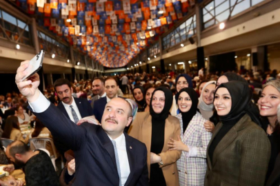 AK Parti Bursa teşkilatları iftarda buluştu