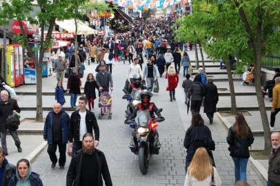 Yunuslar Bursa'da bayram öncesi kuş uçurtmuyor