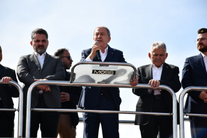 Bakan Akar'dan terörle mücadelede kararlılık mesajı