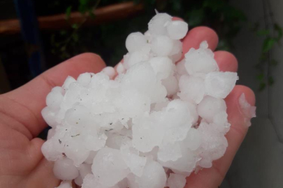 Bursa'da misket büyüklüğünde dolu yağdı