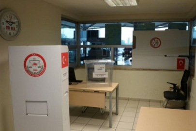Yurt dışında ve sınır kapılarında oy verme işlemi başladı