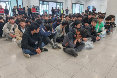 138 düzensiz Afgan göçmen ülkelerine gönderildi