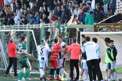 Amatör ligde taraftarlar birbirine girdi