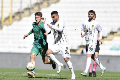 Bursaspor'da 3 futbolcunun sözleşmesi yenilendi