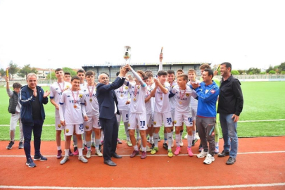 Şampiyon Yenişehir Belediyespor