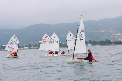 Bursa'da minikler, kıyasıya mücadele etti