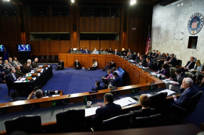 ABD’de senato üyelerine güvenlik için uydu telefonu önlemi