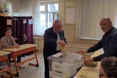 Genelkurmay Başkanı Yaşar Güler oyunu kullandı